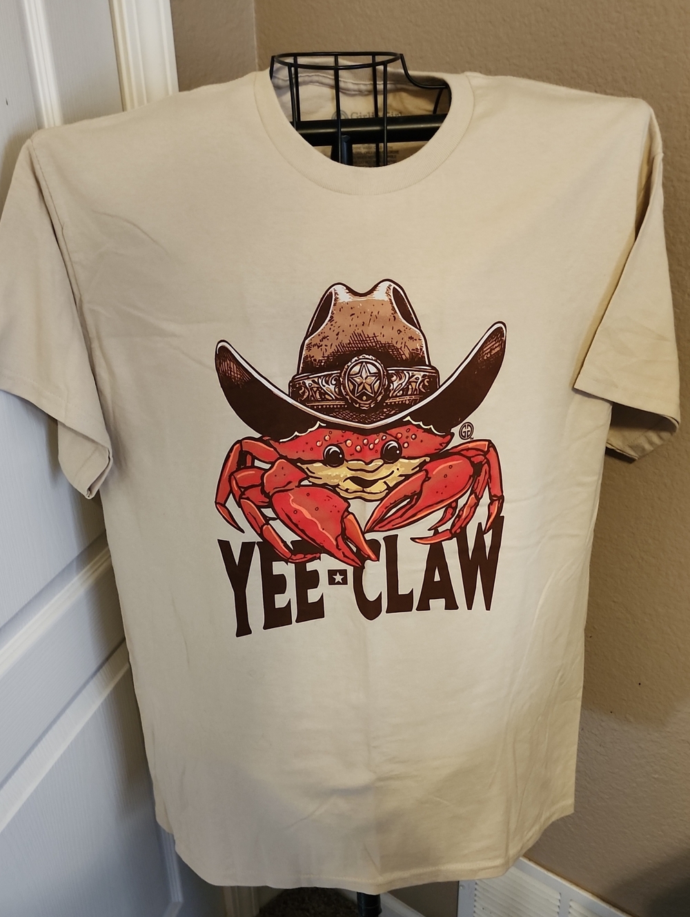 Yee-Claw Graphic Tee - Cream with Red Crab Print